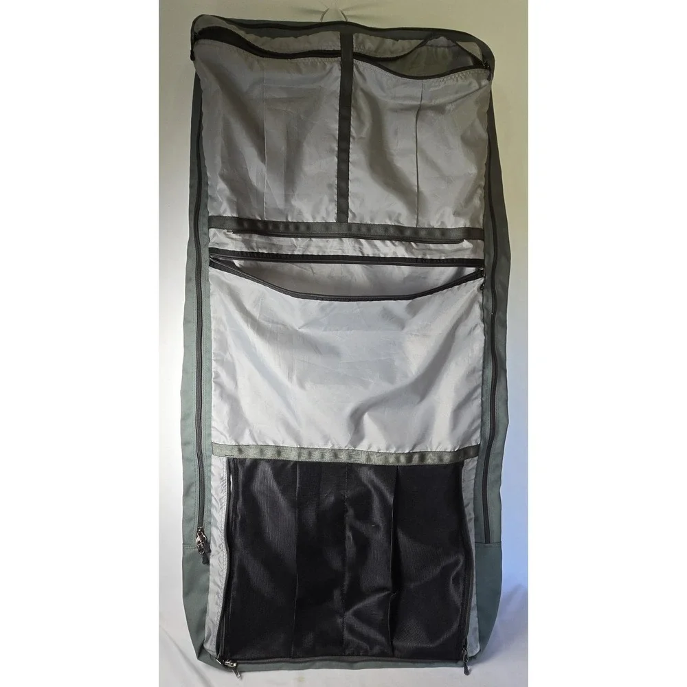 Patagonia Hanging Garment Trifold Travel Bag Green With Shoulder Strap